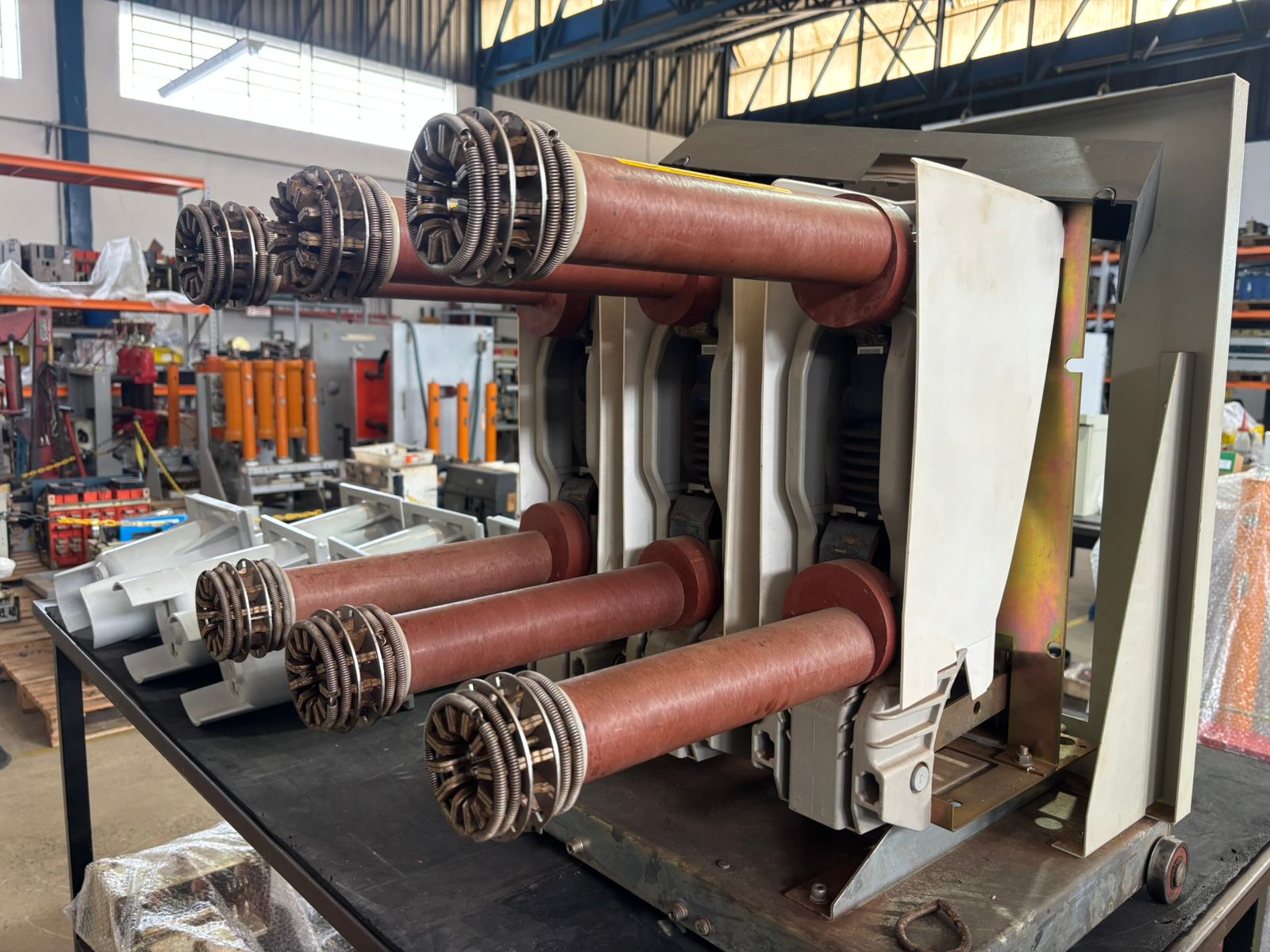 Manutenção preventiva e corretiva de disjuntores